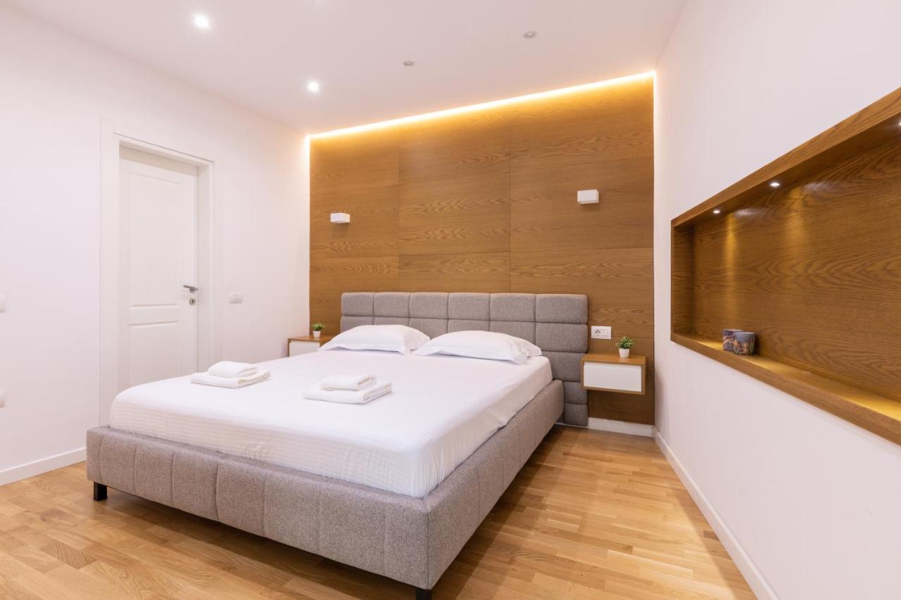 Exclusive 2 Bedrooms Apartment تيرانا المظهر الخارجي الصورة
