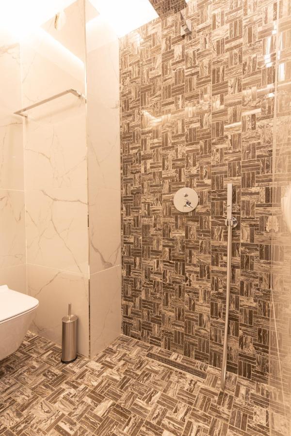 Exclusive 2 Bedrooms Apartment تيرانا المظهر الخارجي الصورة